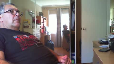 Snapshot of chalkstall chatting on November 16, 2:50 am Chalky online show from November 16, 2:50 am