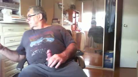 Snapshot of chalkstall chatting on January 12, 8:19 am Chalky online show from January 12, 8:19 am