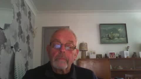 Snapshot of champers37 chatting on December 6, 9:43 am Champers online show from December 6, 9:43 am