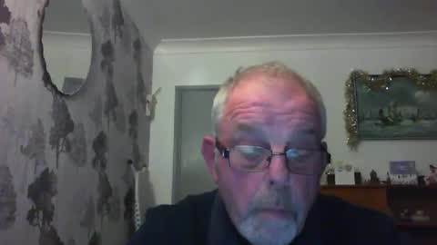 Snapshot of champers37 chatting on December 16, 9:20 pm Champers online show from December 16, 9:20 pm
