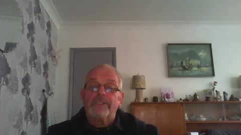 Snapshot of champers37 chatting on February 18, 3:43 pm Champers online show from February 18, 3:43 pm