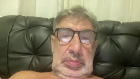 champsex305610 online show from February 18, 7:43 pm