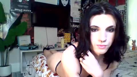 Snapshot of chanel2002 chatting on October 23, 3:11 pm chanel2002 online show from October 23, 3:11 pm