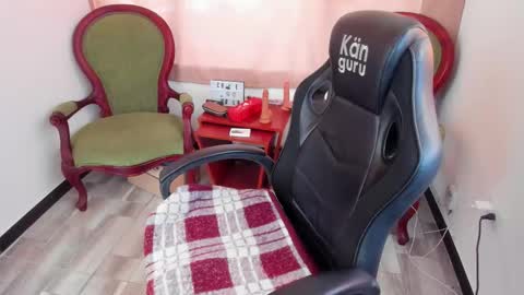          online show from February 5, 4:44 pm