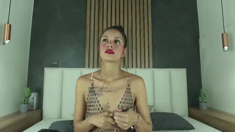 Snapshot of chaneladamss_ chatting on January 28, 7:32 pm C H A N E L online show from January 28, 7:32 pm