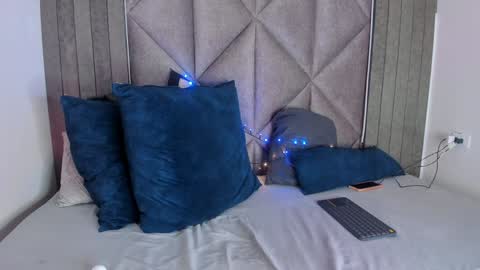 Snapshot of chaneladamss_ chatting on February 4, 11:59 pm C H A N E L online show from February 4, 11:59 pm