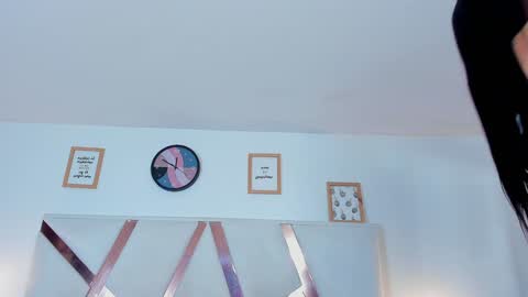 Snapshot of chaneladamss_ chatting on February 8, 2:04 am C H A N E L online show from February 8, 2:04 am