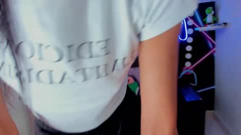 Snapshot of chaneladamss_ chatting on February 14, 2:07 am C H A N E L online show from February 14, 2:07 am