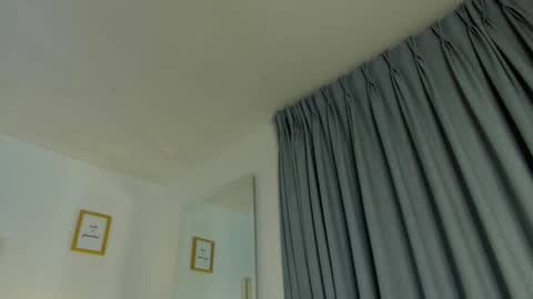 Snapshot of chaneladamss_ chatting on February 18, 1:54 am C H A N E L online show from February 18, 1:54 am