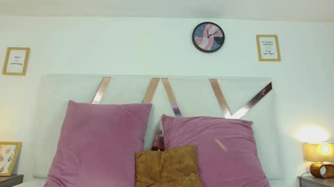 Snapshot of chaneladamss_ chatting on February 24, 7:52 pm C H A N E L online show from February 24, 7:52 pm