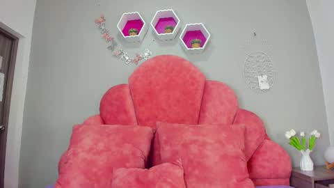 Snapshot of chaneladamss_ chatting on March 1, 7:26 pm C H A N E L online show from March 1, 7:26 pm