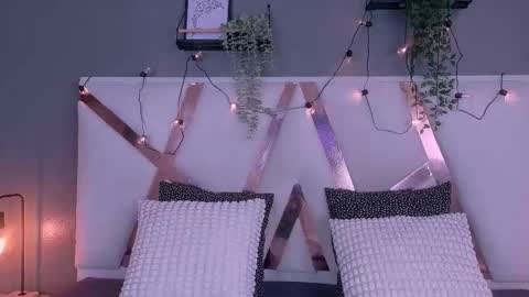 Snapshot of chaneladamss_ chatting on September 24, 7:50 pm C H A N E L online show from September 24, 7:50 pm