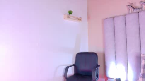 Snapshot of chaneladamss_ chatting on October 3, 3:03 am C H A N E L online show from October 3, 3:03 am