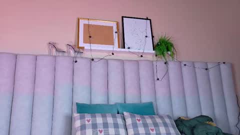 Snapshot of chaneladamss_ chatting on October 7, 2:42 am C H A N E L online show from October 7, 2:42 am