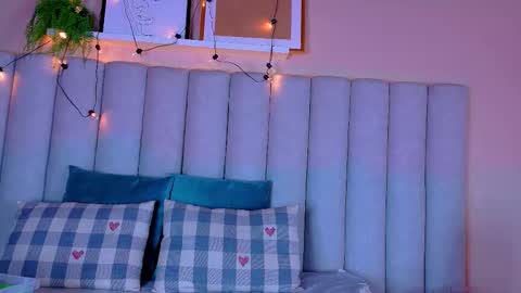 Snapshot of chaneladamss_ chatting on October 15, 3:06 am C H A N E L online show from October 15, 3:06 am