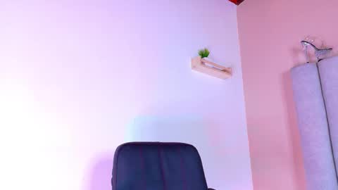 Snapshot of chaneladamss_ chatting on October 21, 2:56 am C H A N E L online show from October 21, 2:56 am