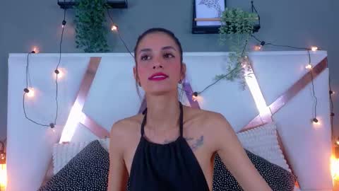 Snapshot of chaneladamss_ chatting on November 22, 3:49 am C H A N E L online show from November 22, 3:49 am