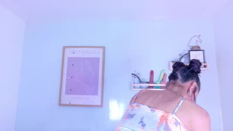 Snapshot of chaneladamss_ chatting on December 3, 8:40 pm C H A N E L online show from December 3, 8:40 pm