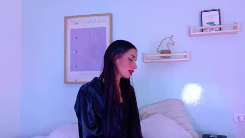 Snapshot of chaneladamss_ chatting on December 4, 7:55 pm C H A N E L online show from December 4, 7:55 pm