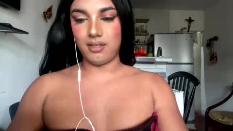 Snapshot of chanelfancy chatting on May 21, 1:18 pm chanelfancy online show from May 21, 1:18 pm