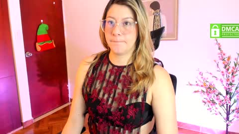chanell online show from December 17, 11:06 am