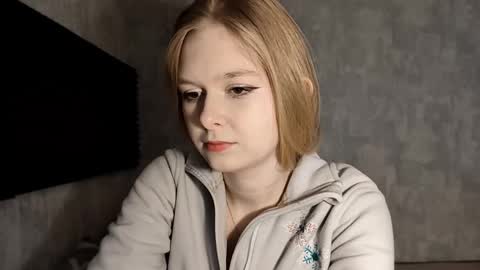 Lia online show from December 2, 7:14 am