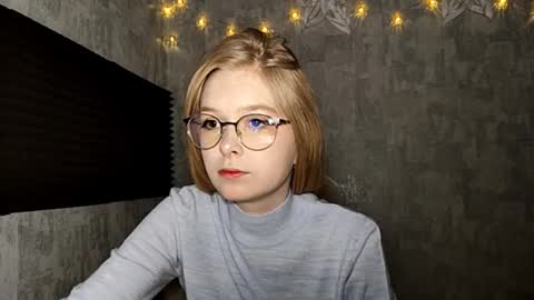 Lia online show from December 23, 7:06 am