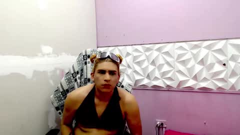 Snapshot of channel_exotic chatting on March 27, 3:12 am CHANNEL online show from March 27, 3:12 am