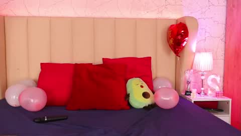 Snapshot of channelangeless chatting on February 13, 7:52 pm Channelangeless online show from February 13, 7:52 pm