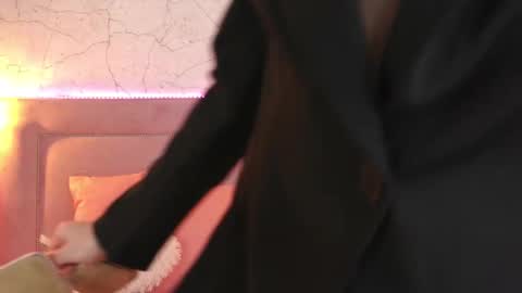 Channelangeless online show from October 17, 8:17 am