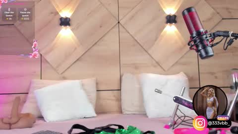 Snapshot of channelcrawford chatting on March 6, 3:47 am ChannelCrawford online show from March 6, 3:47 am