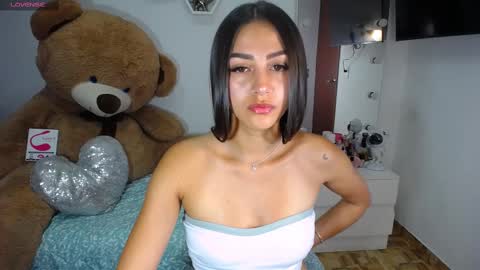 Snapshot of channelrose_1 chatting on February 26, 9:32 am Isabella online show from February 26, 9:32 am