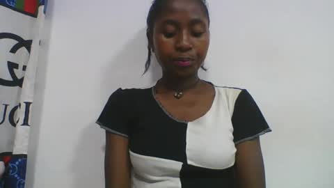 Snapshot of chantale483461 chatting on March 9, 5:33 am chantale483461 online show from March 9, 5:33 am