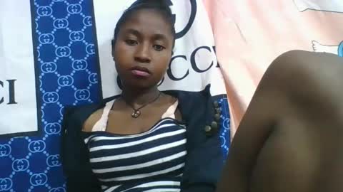 Snapshot of chantale483461 chatting on March 13, 7:04 am chantale483461 online show from March 13, 7:04 am