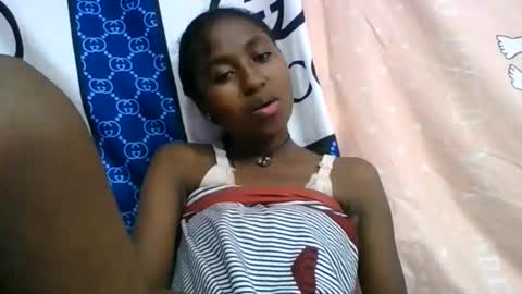 Snapshot of chantale483461 chatting on March 14, 7:19 pm chantale483461 online show from March 14, 7:19 pm