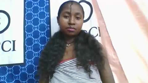 Snapshot of chantale483461 chatting on March 16, 5:44 am chantale483461 online show from March 16, 5:44 am