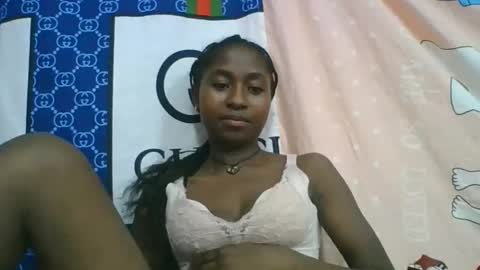 Snapshot of chantale483461 chatting on March 17, 6:00 pm chantale483461 online show from March 17, 6:00 pm