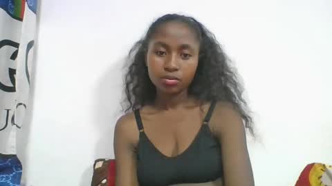 Snapshot of chantale483461 chatting on March 21, 8:52 am chantale483461 online show from March 21, 8:52 am