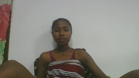 Snapshot of chantale483461 chatting on March 27, 6:19 am chantale483461 online show from March 27, 6:19 am