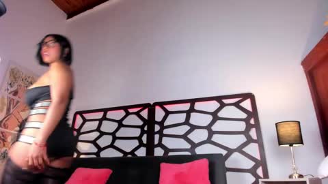 Snapshot of chantall_smith chatting on January 15, 7:23 pm online show from January 15, 7:23 pm