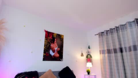 Snapshot of chantall_smith chatting on November 15, 12:02 pm online show from November 15, 12:02 pm