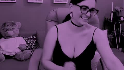The Queen online show from April 25, 8:06 am