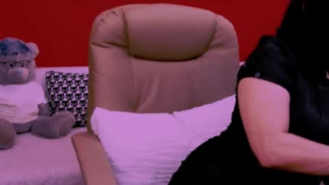 The Queen online show from May 18, 3:24 am
