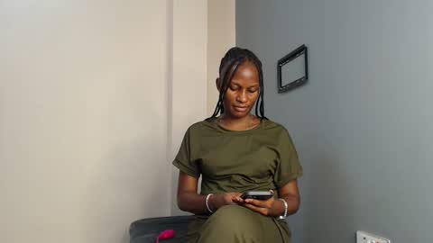 Snapshot of chantelsamz2 chatting on November 10, 6:23 am Chantel online show from November 10, 6:23 am