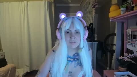 Snapshot of chaos_pixiee chatting on March 3, 11:00 am Pixie online show from March 3, 11:00 am