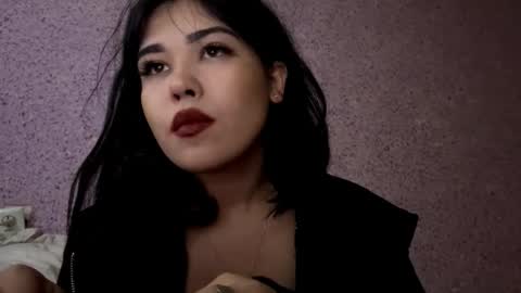 Lola online show from December 22, 6:16 pm