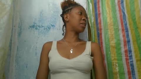 Snapshot of chariola0101 chatting on February 11, 11:54 am chariola0101 online show from February 11, 11:54 am