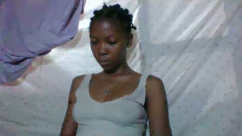 Snapshot of chariola0101 chatting on March 5, 1:42 am chariola0101 online show from March 5, 1:42 am