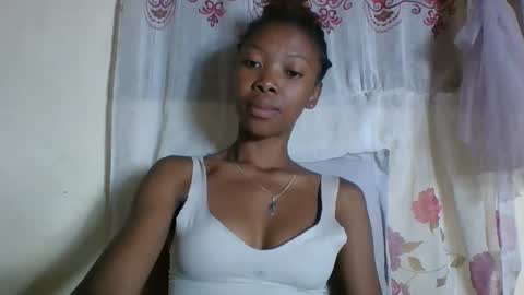 Snapshot of chariola0101 chatting on March 9, 8:29 am chariola0101 online show from March 9, 8:29 am