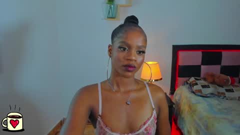 charis_hill online show from December 3, 8:17 pm